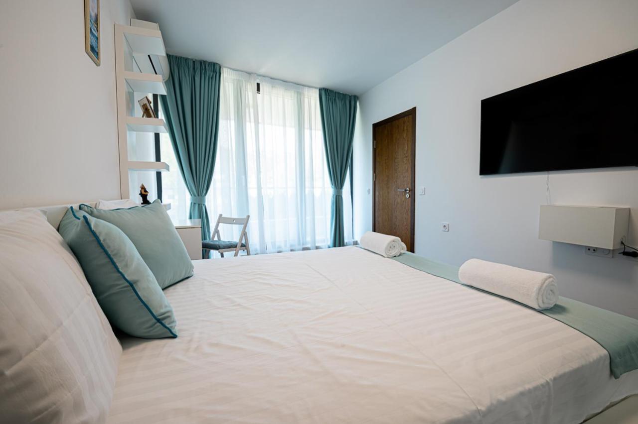 Stylish 1-Bd Apartment In St Constantine And Helena By Flat Mаnager Sf. Constantin și Elena Exterior foto